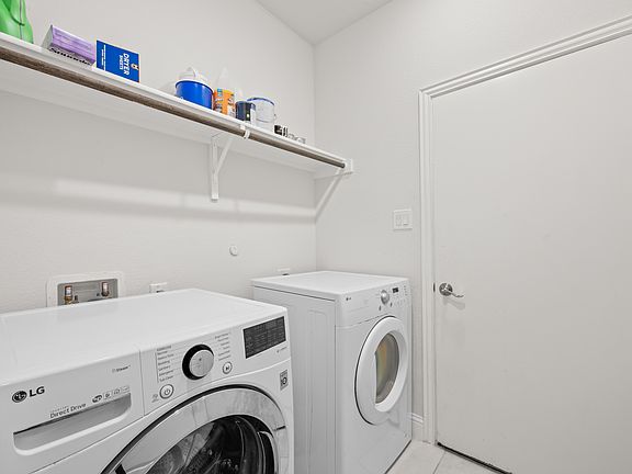 3rd image of 3222 Mattie Grey Ln