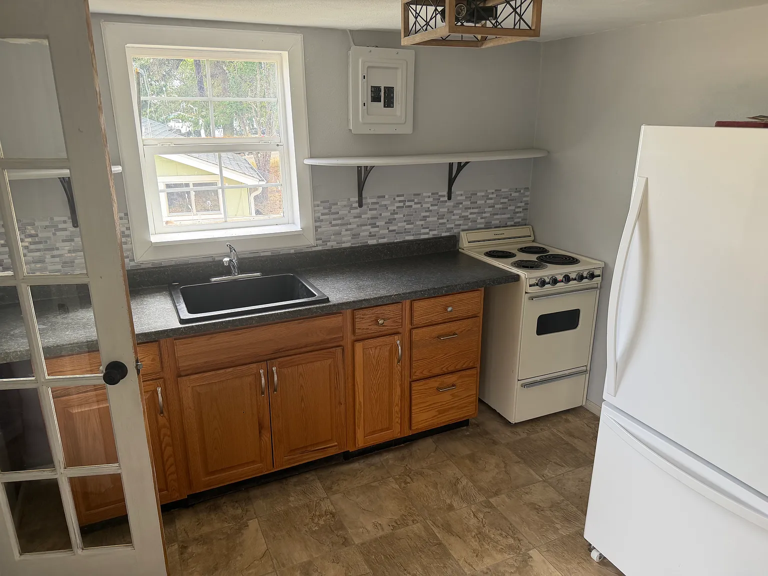 Studio, 300 sqft, $995 — Photo 1