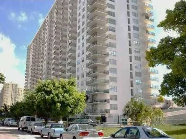 250 174th St APT 715, Sunny Isles Beach, FL 33160