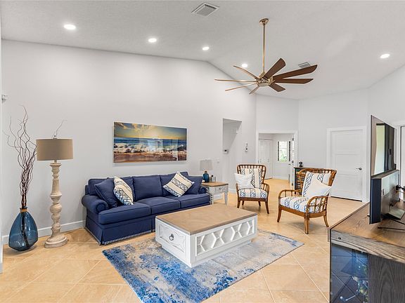 3rd image of 401 NW 95th Avenue #401