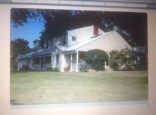 2 Sycamore Dr, Roslyn, NY