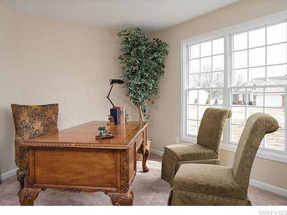 3rd image of 50 Breezewood Dr