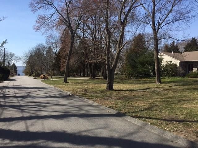 2nd image of 239 Kirby Ave