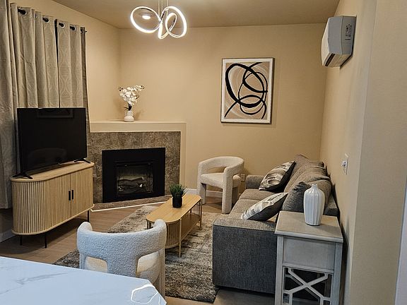 4th image of 1521 NE Fontaine Way #2