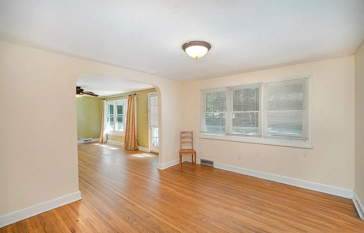 4 bed, 1917 sqft, $2,600 — Photo 3