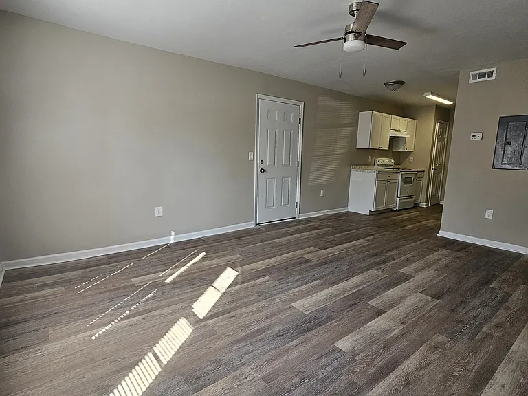 Grayson Apartments — Photo 15