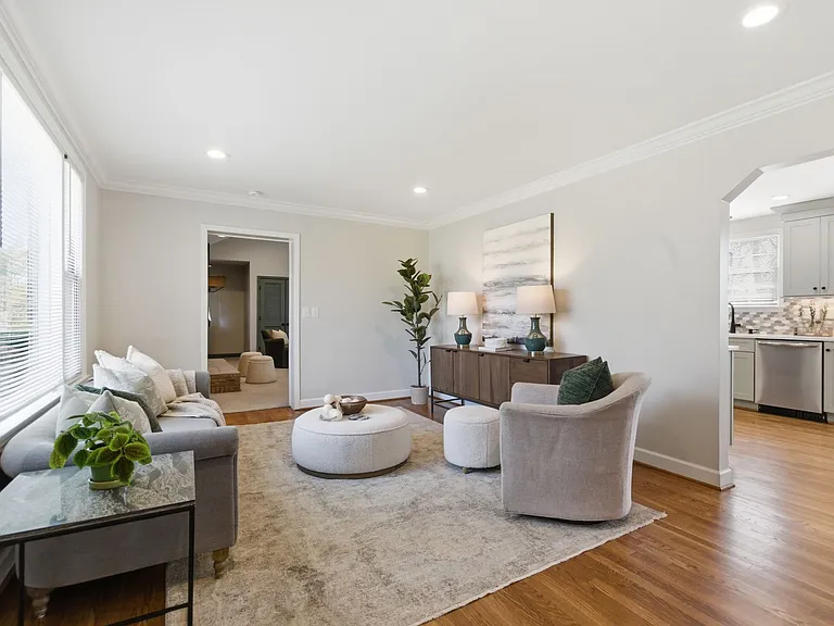 409 Barbara Dr — Photo 10