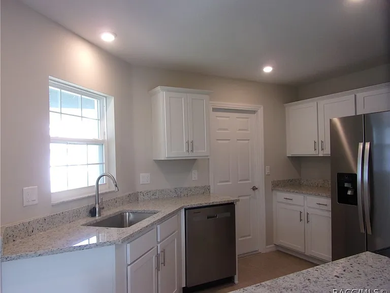 10494 S Drew Bryant Cir — Photo 4