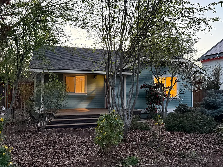 414 Newtown St — Photo 27