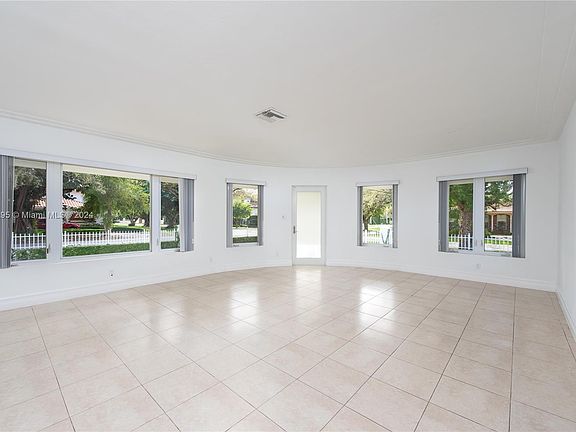 2nd image of 2121 N Greenway Dr