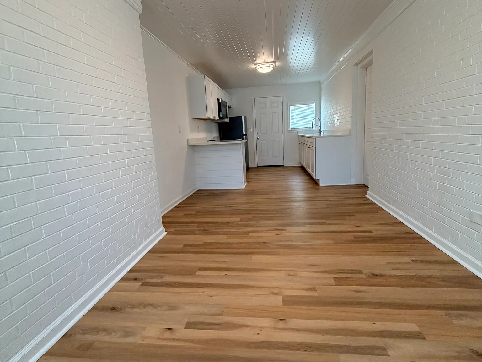 1 bed, 800 sqft, $1,100 — Photo 4