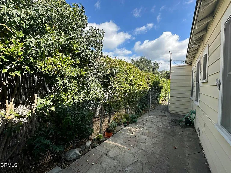 2122 Navarro Ave — Photo 36