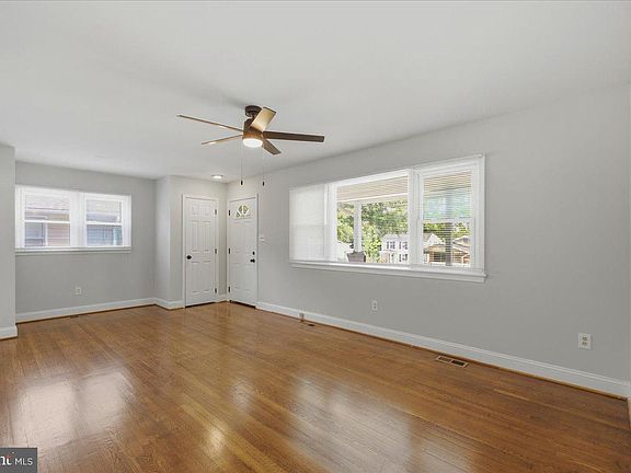 5th image of 5713 Eagle St