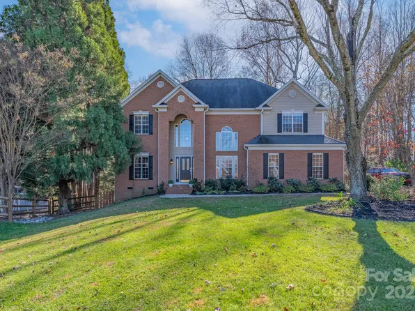 114 Jousters Ct, Mooresville, NC 28117