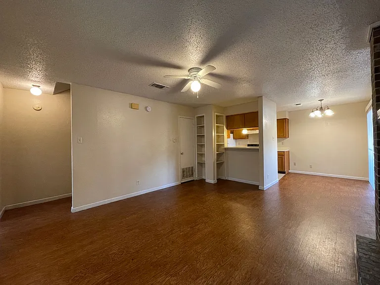 1701 Cedarview Circle — Photo 3
