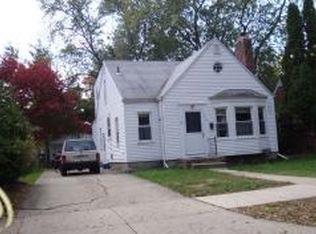 10525 Borgman Ave, Huntington Woods, MI 48070