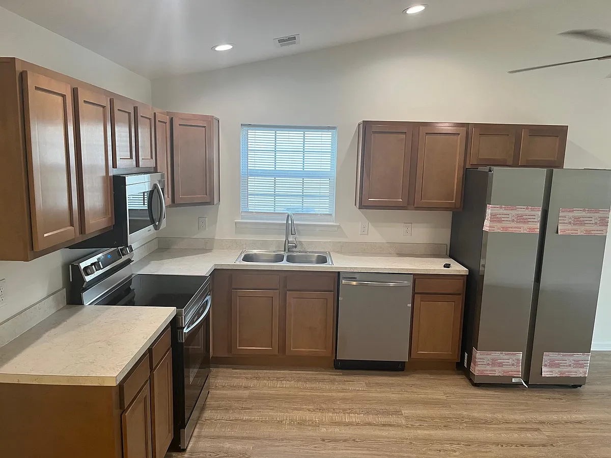 Building Photo - 208 Elkhorn Meadows Dr