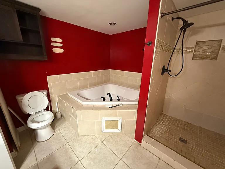 121 Hopkins St — Photo 4