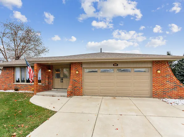 8926 Butterfield Ln, Orland Park, IL 60462