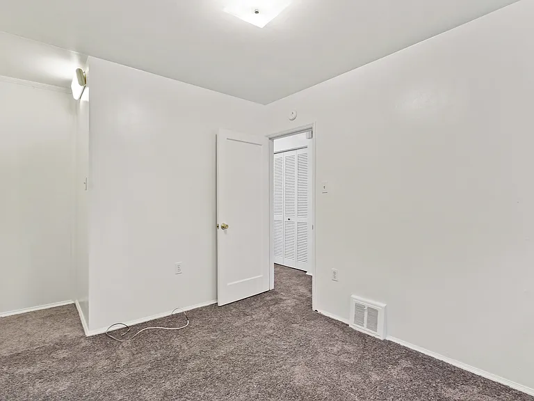 801 Jefferson Rd — Photo 13