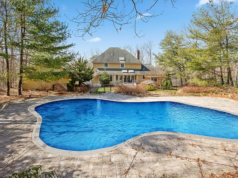 1559 Deerfield Rd — Photo 28