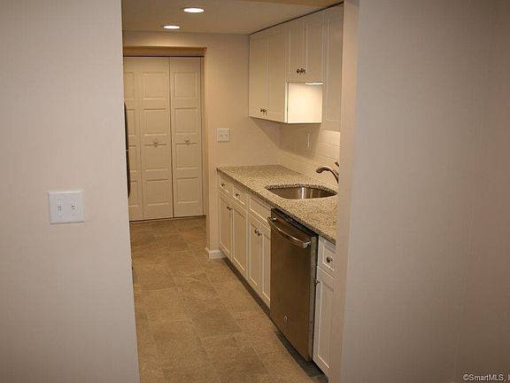 3rd image of 45 Brookwood Dr APT D