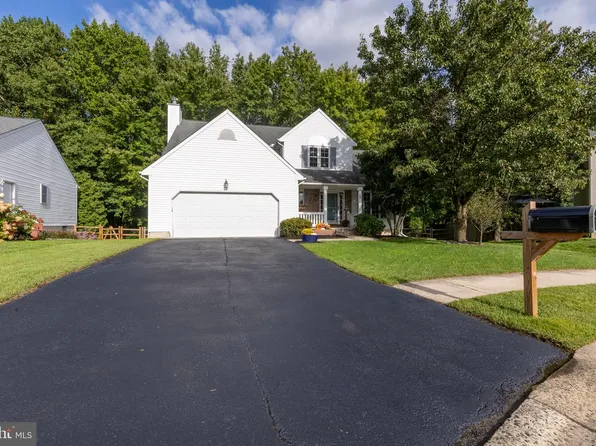 223 E Flagstone Dr, Newark, DE 19702