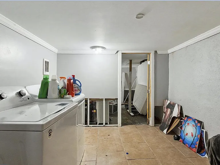 1615 Fontain St — Photo 12