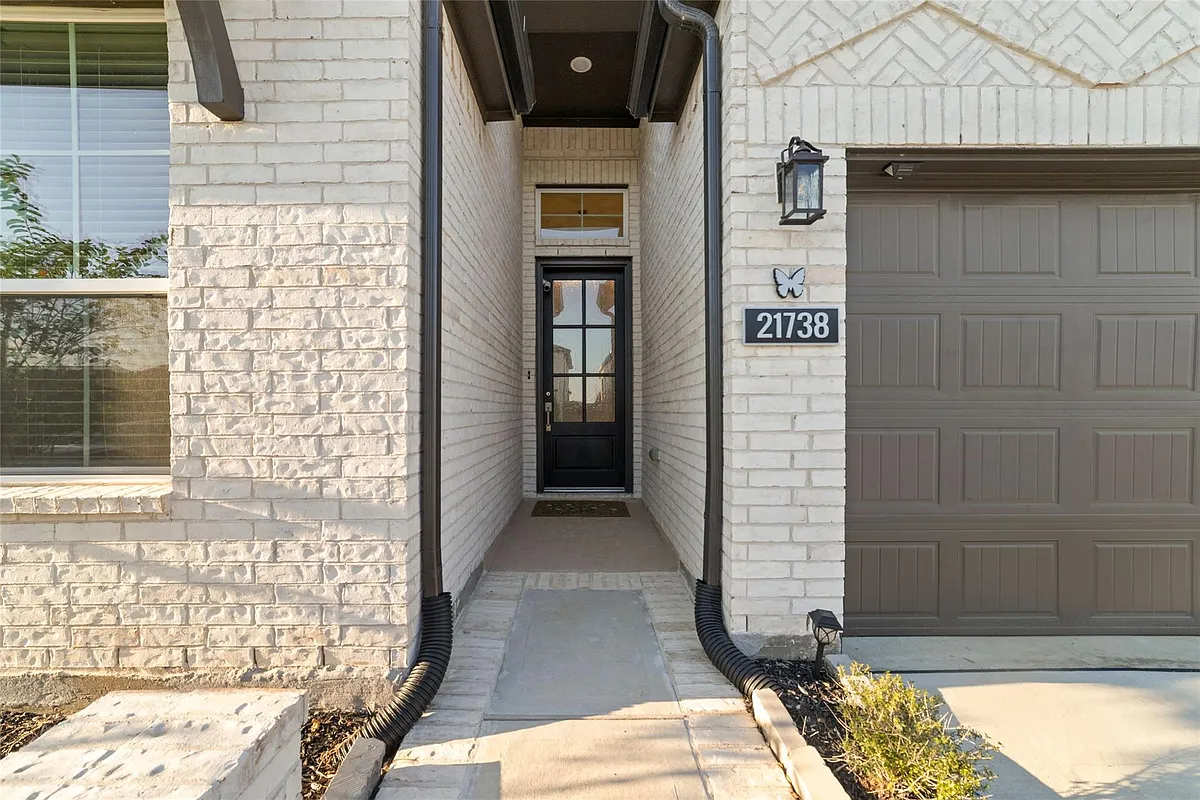 Building Photo - 21738 Meridian Duskywing Dr
