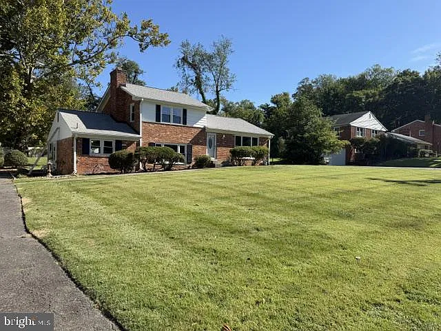 4 bed, 2.5 bath, 2022 sqft, $3,400 — Photo 2