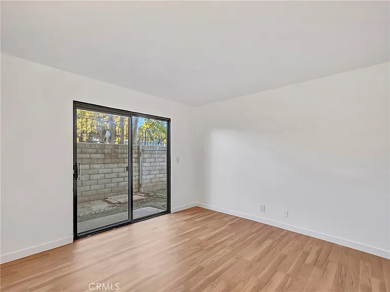 609 E Phillips Blvd — Photo 2