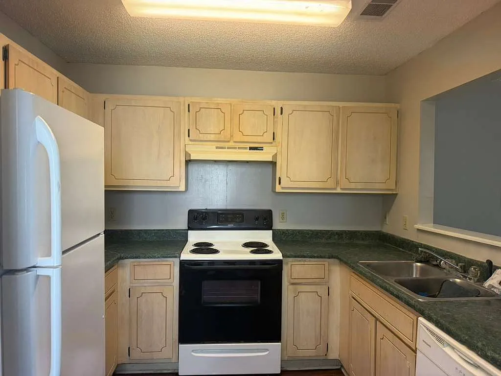 910 Brett Drive Unit 26 - 1 — Photo 2