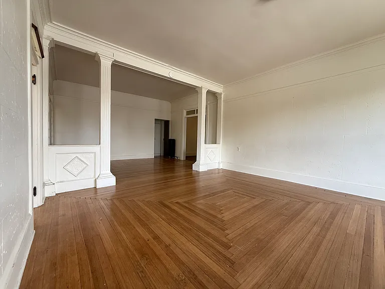 60-62 Lawrence St #2 — Photo 3