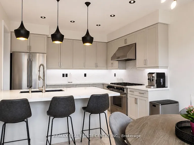 15 Cahill Dr — Photo 14