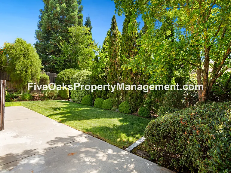 885 Rathbone Cir — Photo 19
