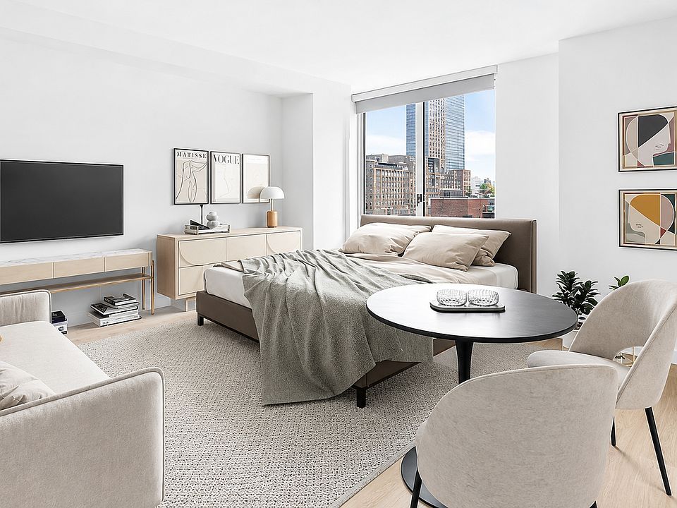 1st image of 70 W 37th St Penthouse 12