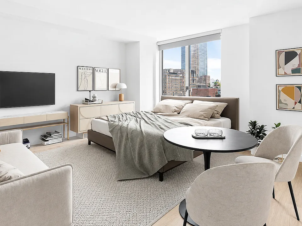 70 W 37th St #12