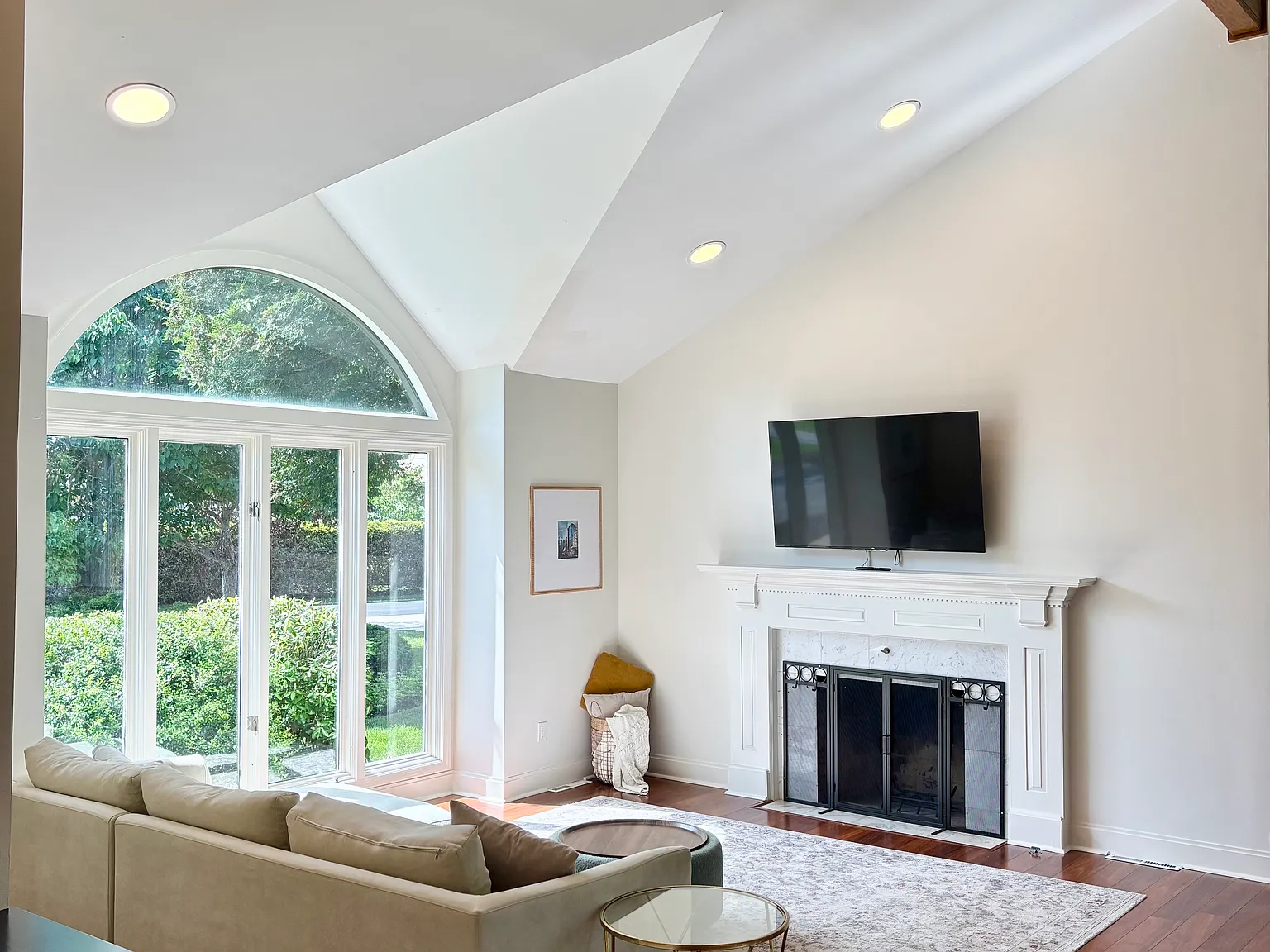 6035 Whitegate Xing — Photo 2