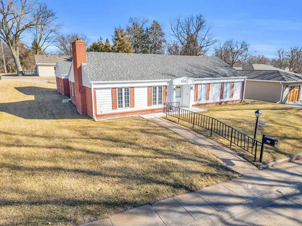 936 N 11th Ave, Broken Bow, NE 68822