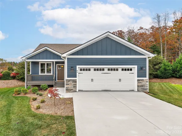 84 S Anvil Ave, Hendersonville, NC 28792