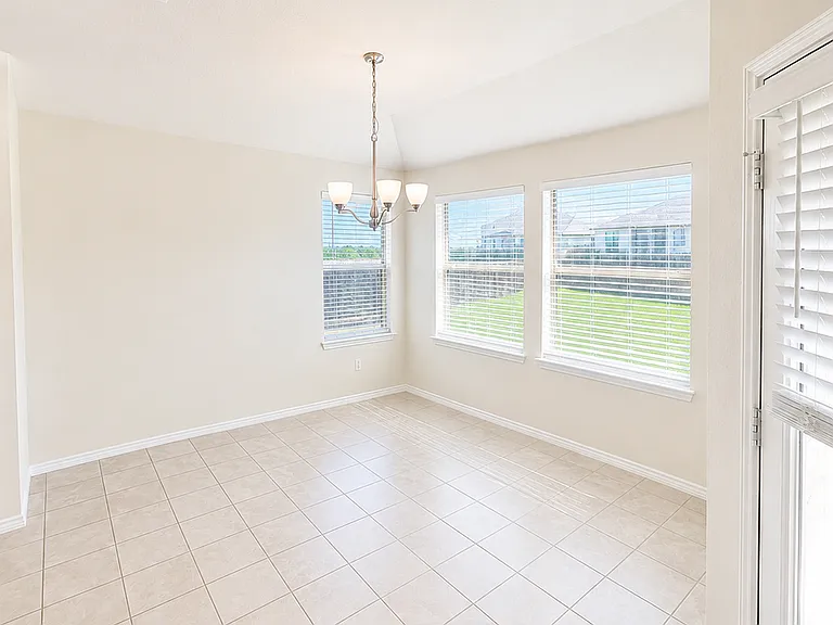 2032 Mallard Ct — Photo 7