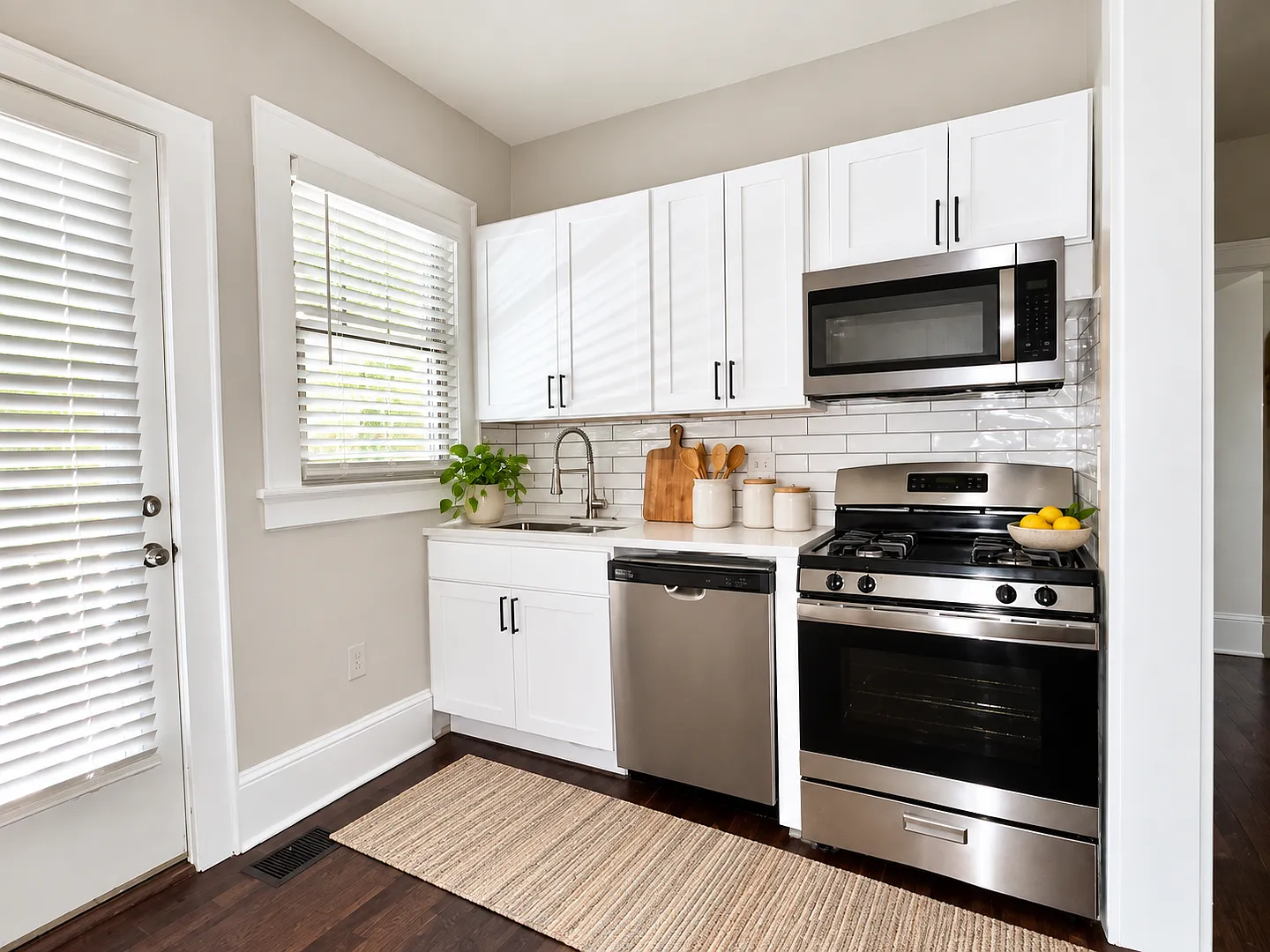 Historic Virginia Highland apartment to die for!! — Photo 2