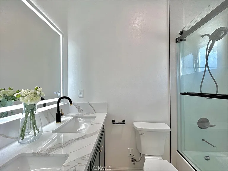 938 E Sandra Ave — Photo 19