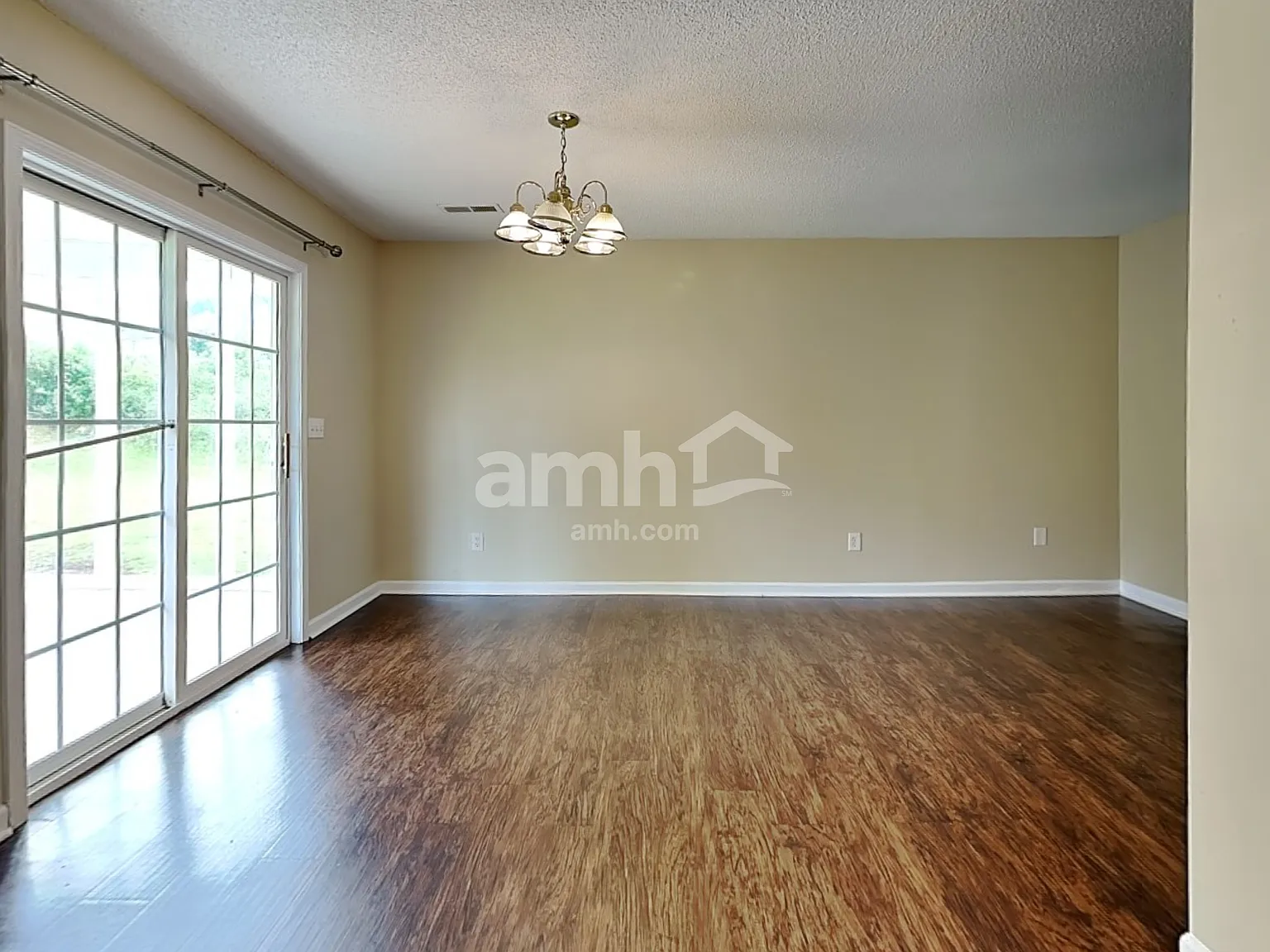 4 bed, 3.0 bath, 2006 sqft, $2,125 — Photo 4