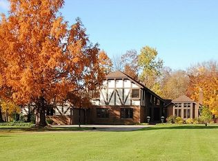 16230 Lucky Bell Ln, Newbury, OH