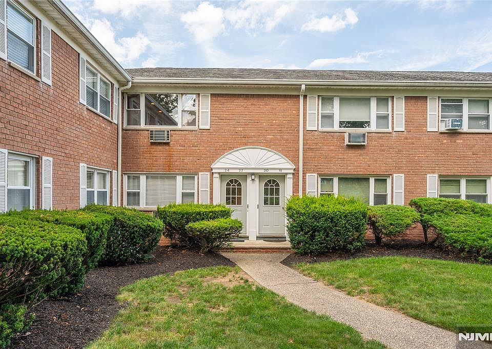 1st image of 24 Manchester Ct #62