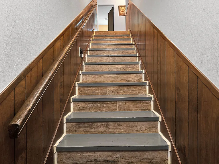 5641 Parkcrest Dr — Photo 3