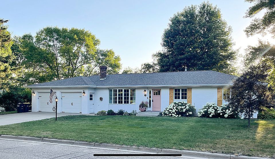 1st image of 7 Jaymar Dr