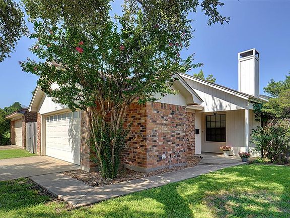 Beautiful 3 bdrm 2 bath 2 car garage in sought after neighborhood.