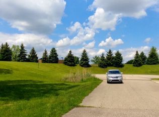 56483 Bethanne Dr, Shelby Township, MI 48316